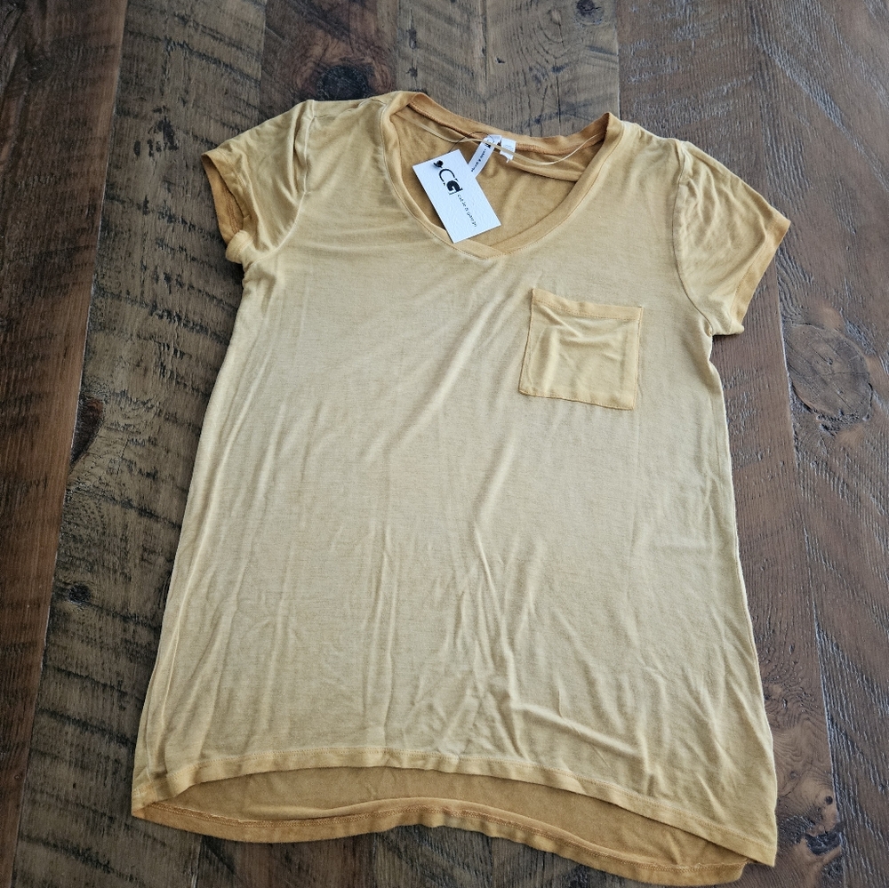 Cable & Gauge Yellow V-neck T-Shirt, Size S New with Tags